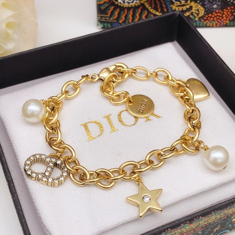 chr1st1an D10r bracelets